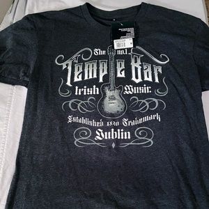 NWT The Temple Bar Dublin, Ireland shirt Medium